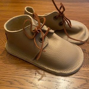 Handmade leather zero-drop barefoot toddler shoes